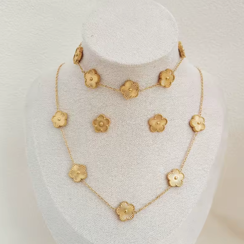 Conjunto De Joyas – Élegancia Dorada En Acero Inoxidable