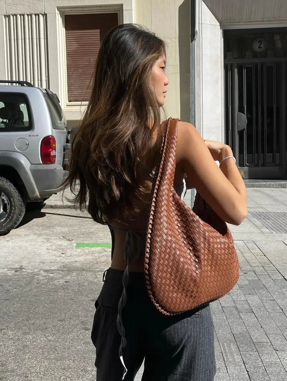 Josiane | Bolsa de Mano Trenzada – Elegancia Artesanal y Encanto Atemporal