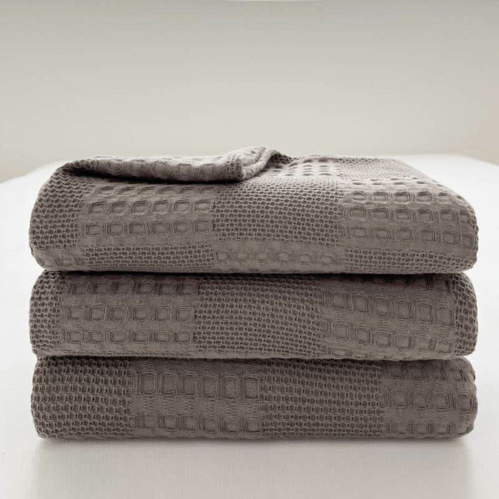 Luxury Quilted Blanket – Cozy Comfort and Natural Elegance