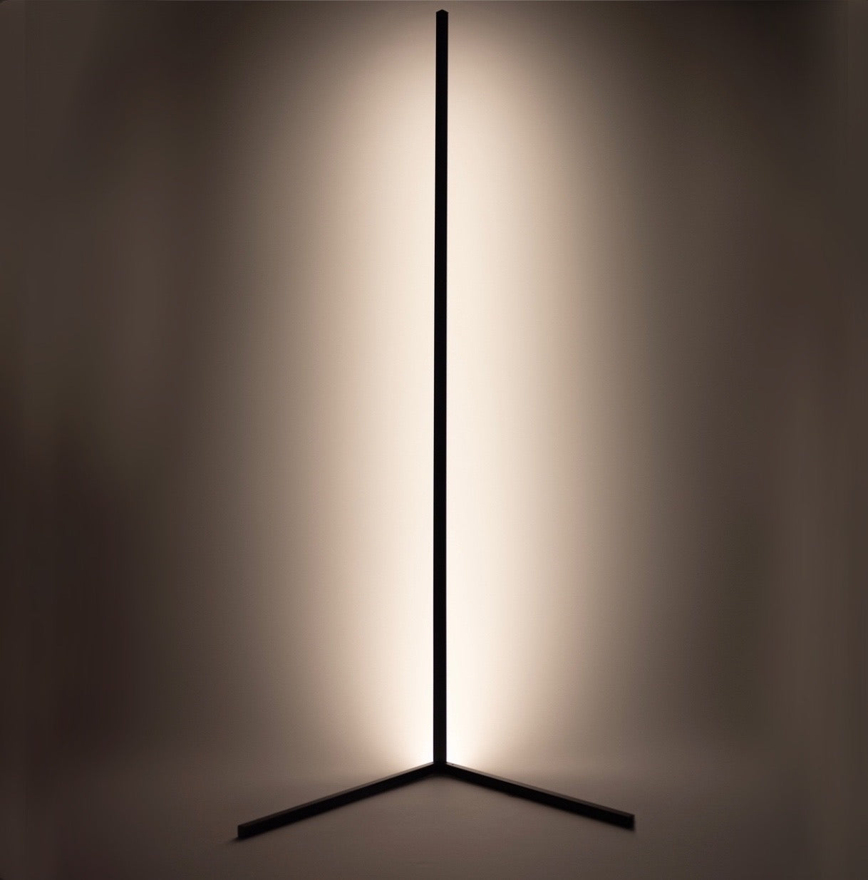 Lampada Angolare LED – Illuminazione Ambientale e Design Minimalista