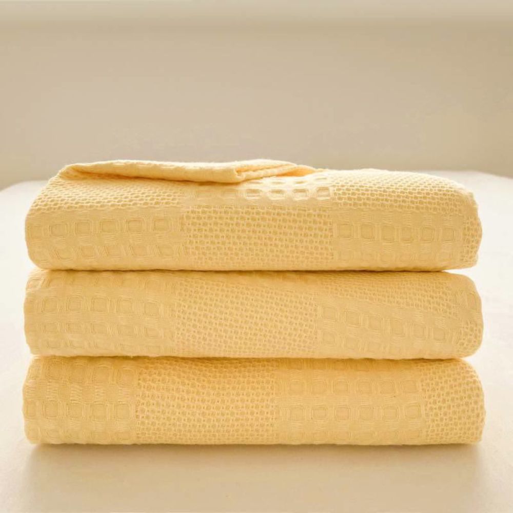 Luxury Quilted Blanket – Cozy Comfort and Natural Elegance