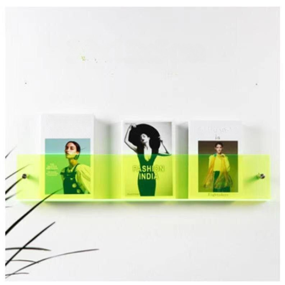 Väggmonterad tidningsställ i transparent utförande – Chic och modern design