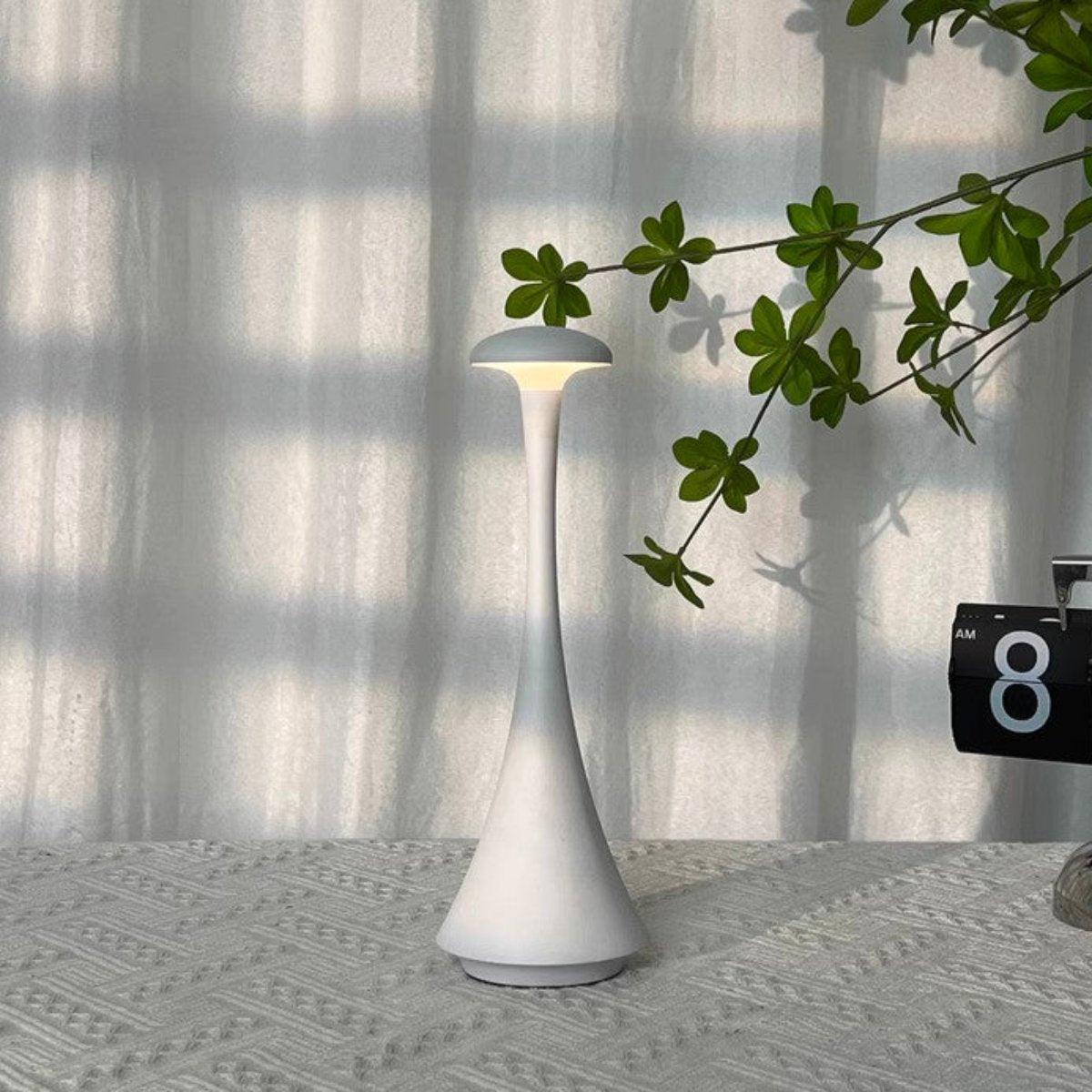 Stolní lampa Elancé – elegance a modernita