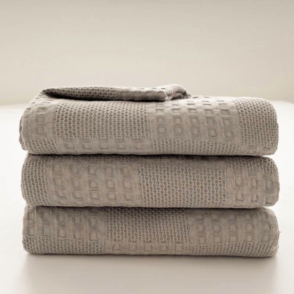 Luxury Quilted Blanket – Cozy Comfort and Natural Elegance