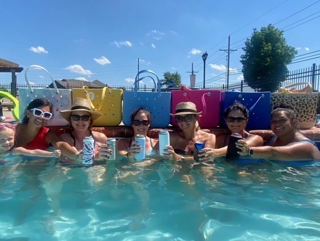 Άκαμπτη τσάντα παραλίας - Πολύχρωμο σχέδιο και μεγάλη χωρητικότητα