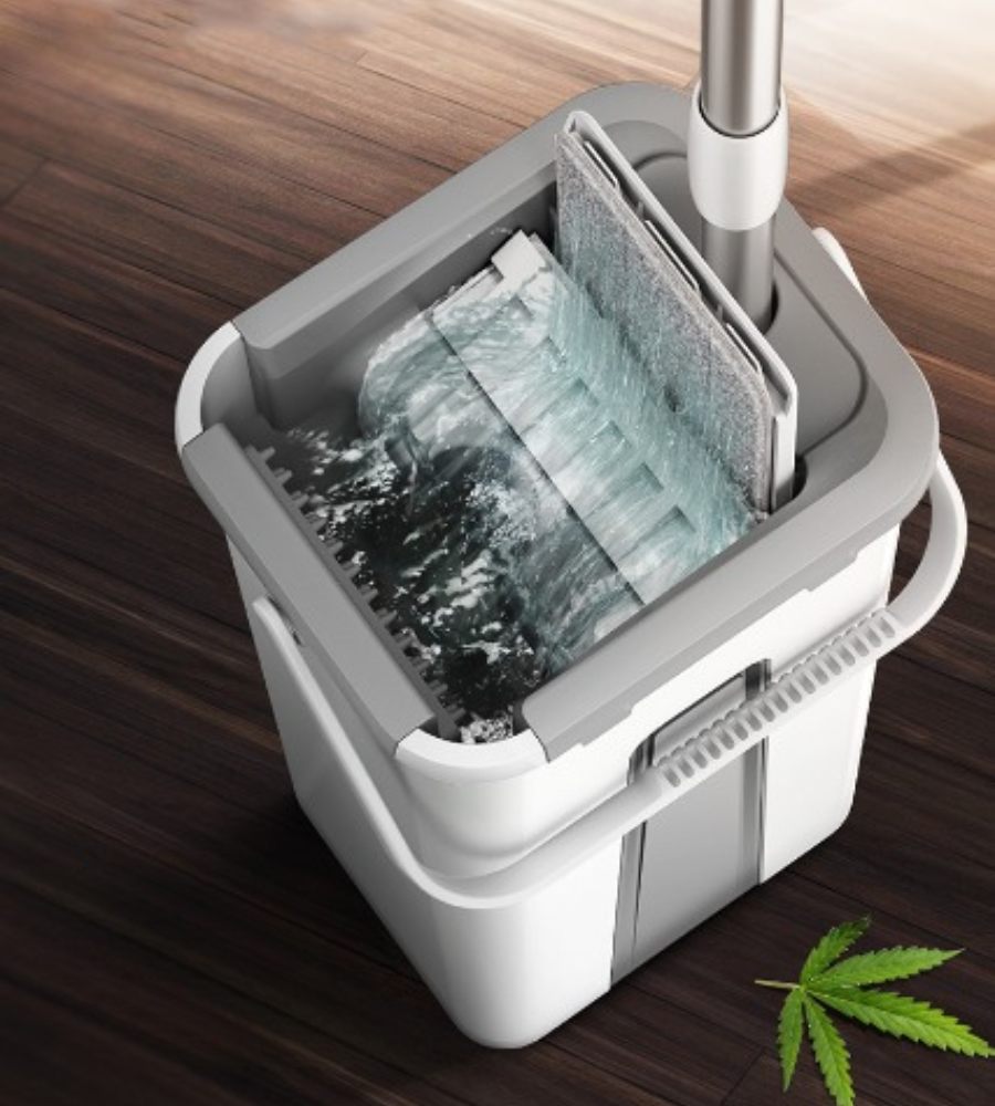 Magica Scopa con Secchio — Pulizia Facile e Veloce