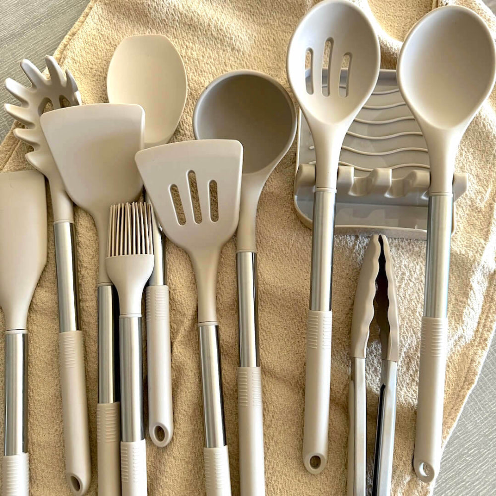 12 Piece Silicone Cookware Set - Complete & Comfortable To Use