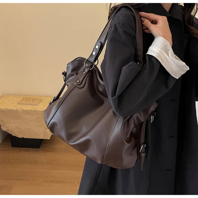 Zita | Velká měkká taška přes rameno s odnímatelným popruhem – elegance a praktičnost 