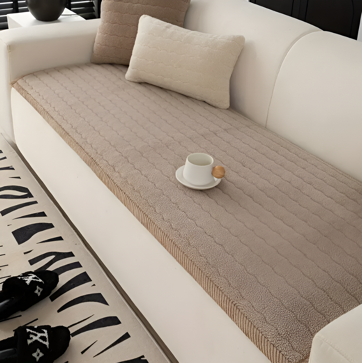 Non-slip Sofa Cover – Ideal Protection for Pets 