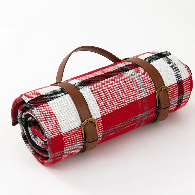 Waterproof Foldable Picnic Blanket – Classic Checkered Pattern 