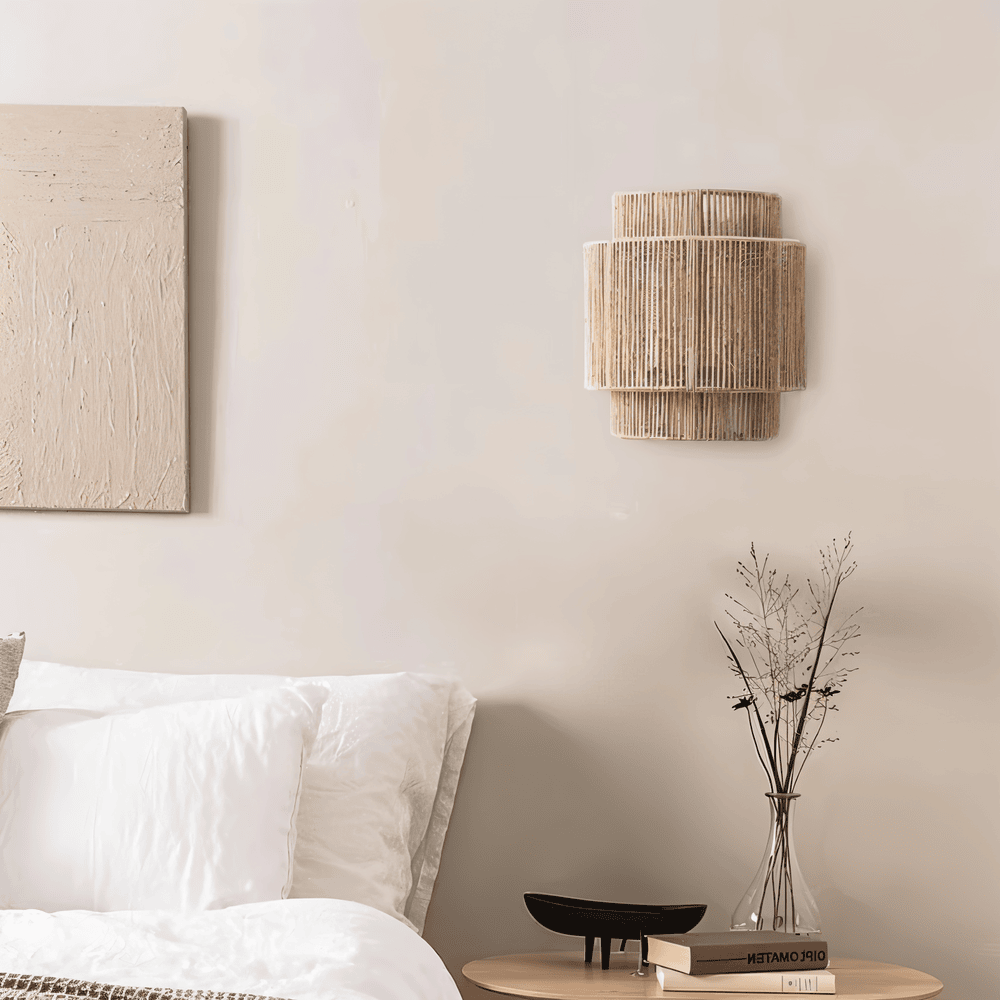 Ratanová nástenná lampa s odtieňom z konopného povrazu - prirodzené svetlo a autentický šarm