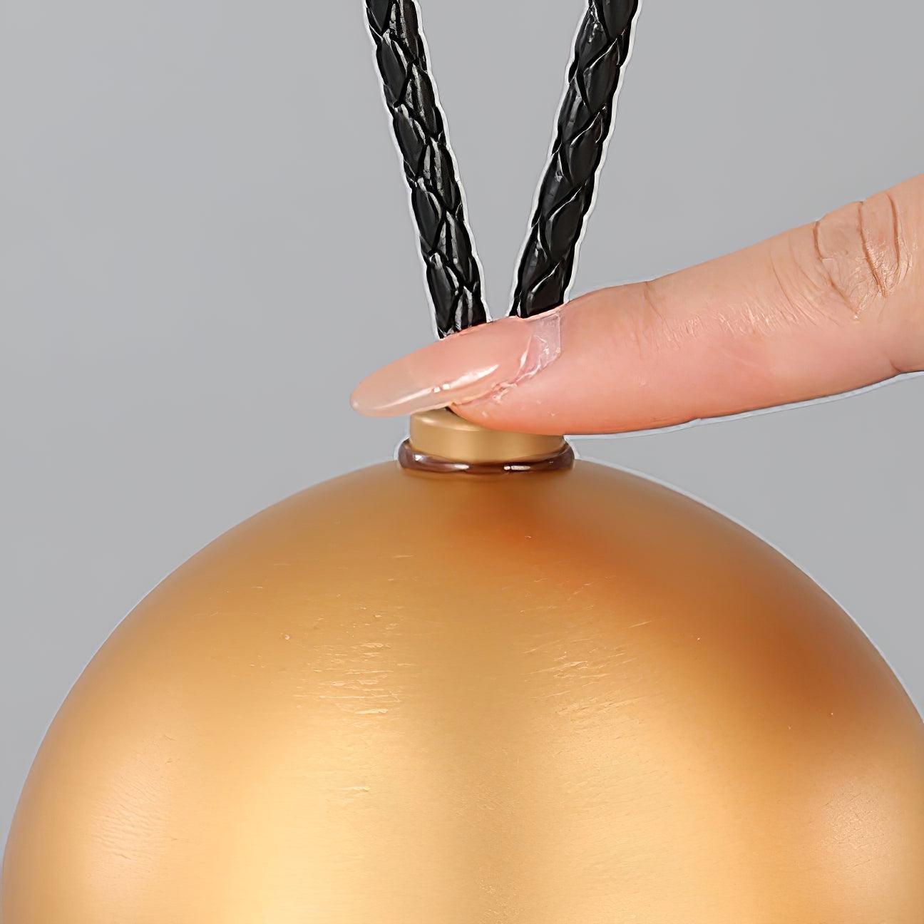 Genopladelig kuglelampe - elegant design og afslappende lys