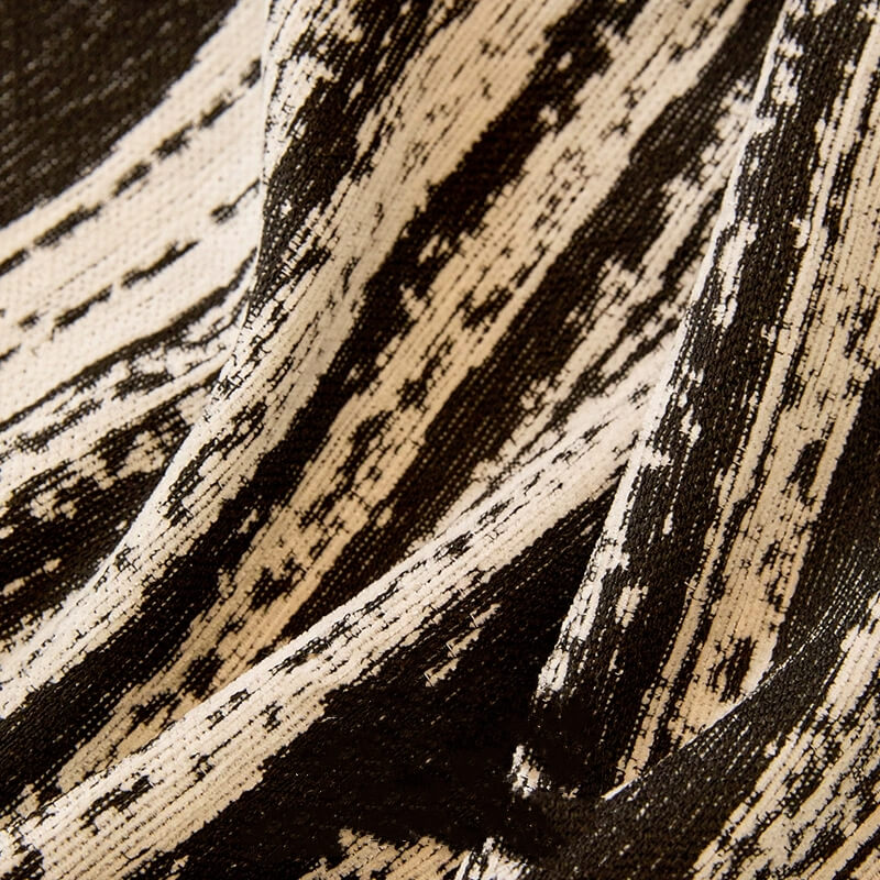 غطاء أريكة مضاد للانزلاق بنمط الأرجل – حماية وراحة 