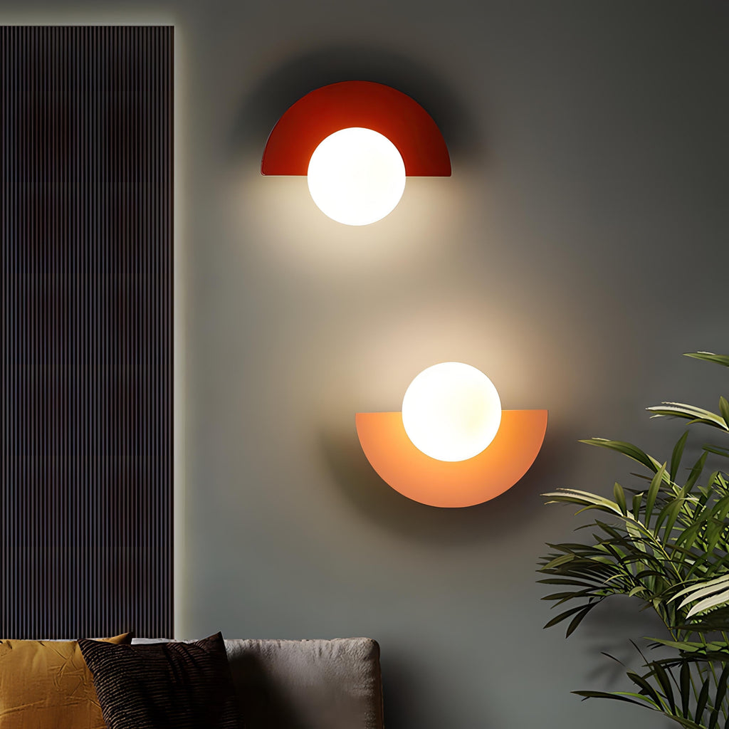 Modern Vägglampa – Halvcirkel Form och Mjuk Belysning 