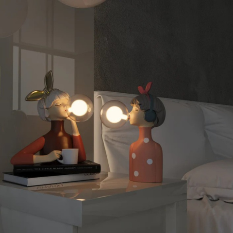 Lampada da Tavolo Artigianale – Design Unico e Finitura Curata 