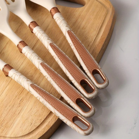 Sada silikonového nádobí - odolnost, flexibilita a moderní design