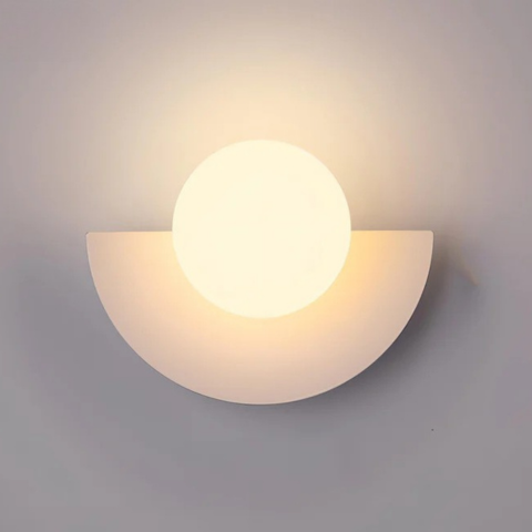 Modern Vägglampa – Halvcirkel Form och Mjuk Belysning 