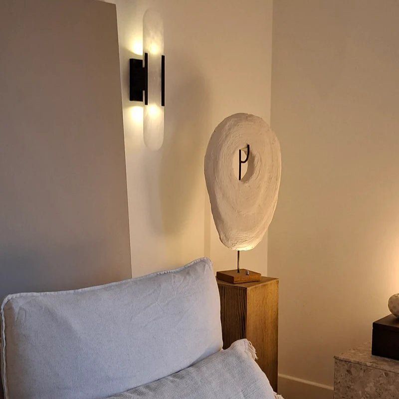 Svart och Guld LED Vägglampa – Modern Elegans och Chic Design 