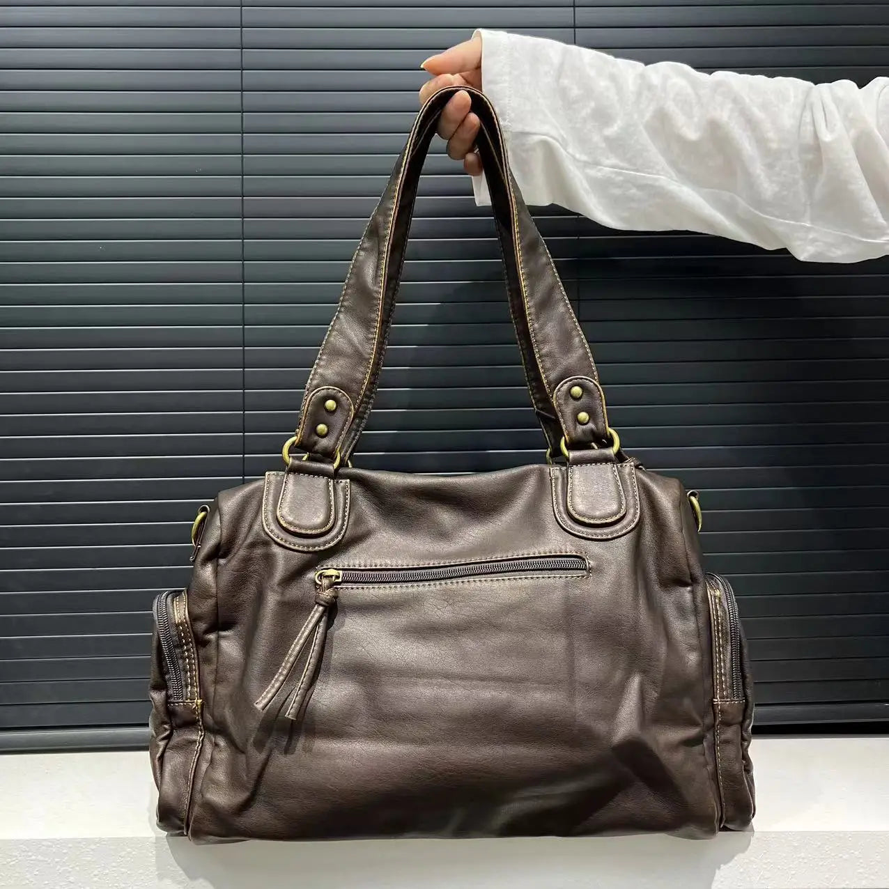 Clara | Retro Håndtaske Med Skulderrem – Tidløs Elegance Og Vintage Stil 