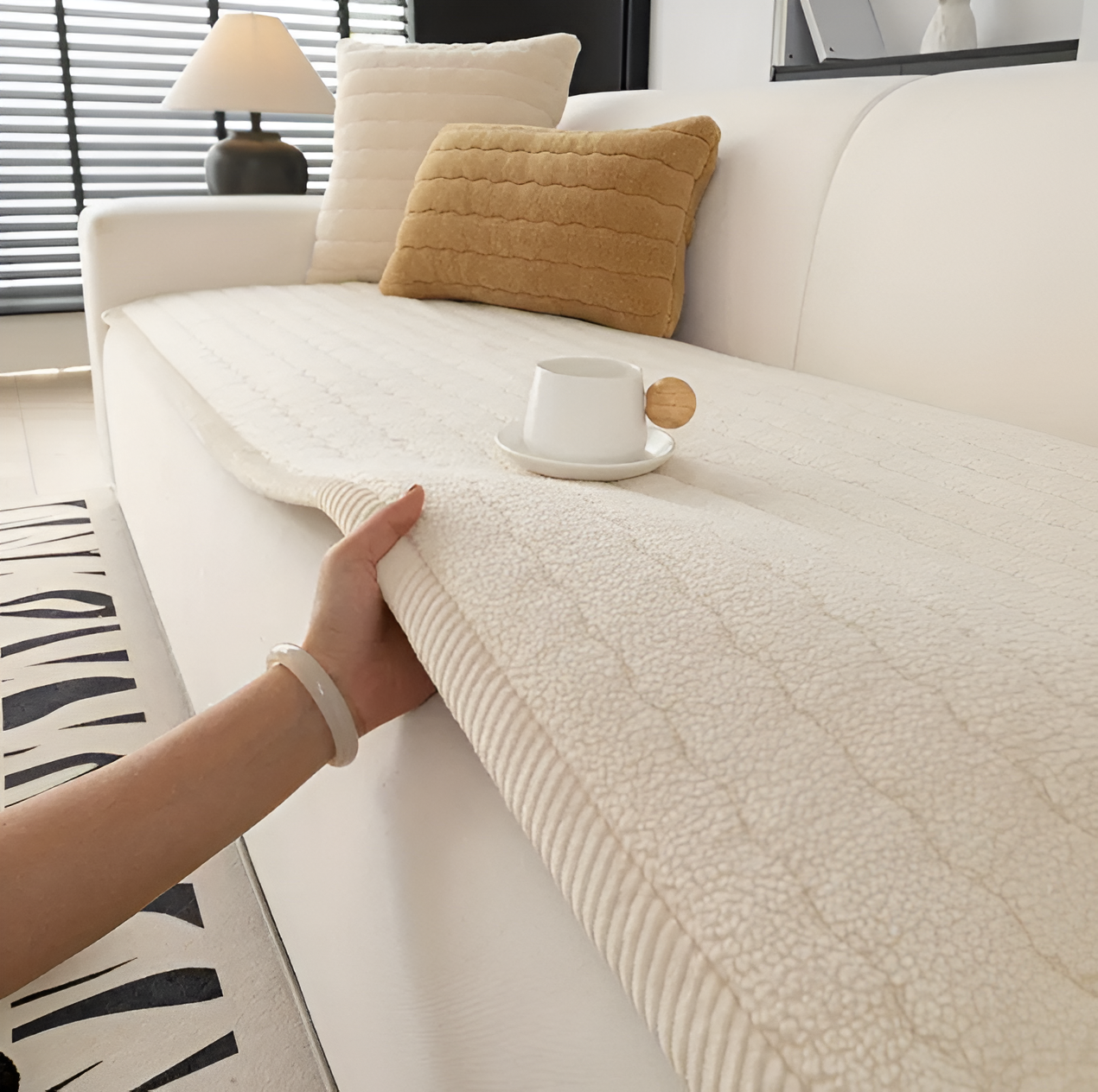 Non-slip Sofa Cover – Ideal Protection for Pets 