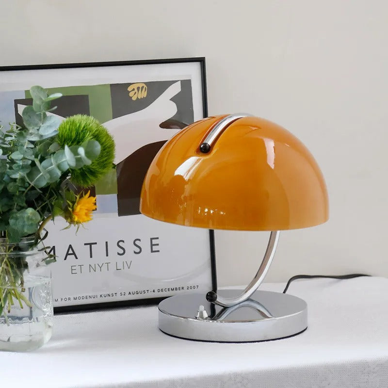 Skandinavisk Stil Bordlampe I Glas – Elegance Og Modernitet 